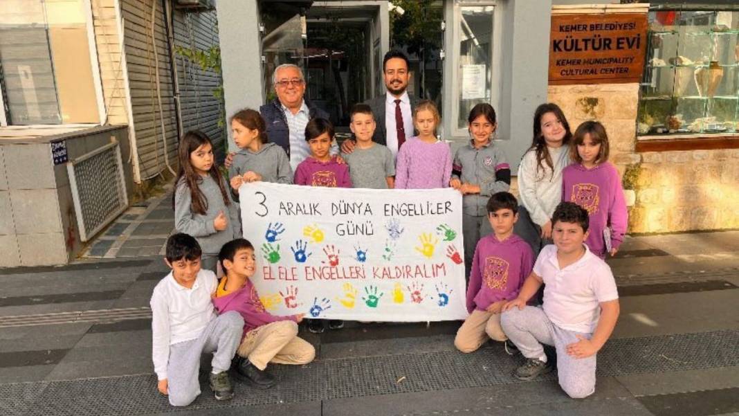 Kemer’de Kültür Yolculuğu: Öğrencilerin İlgi Odağı Oldu! 2